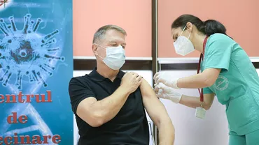 Președintele Klaus Iohannis a fost vaccinat împotriva COVID-19, vineri, la Spitalul Militar din Capitală (VIDEO)