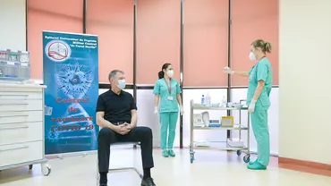 Președintele României, vaccinat anti-COVID-19. Klaus Iohannis: E o procedură simplă, nu doare, o recomand tuturor. Vaccinarea și respectarea restricțiilor ne vor scoate din pandemie (VIDEO)