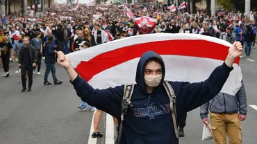 Multitudinea de jurnaliști arestați în Belarus, o tactică de a reduce presa liberă la tacere, spun activiștii