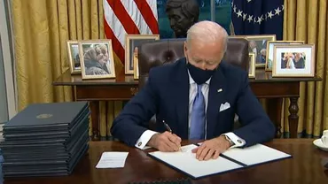 Ce i-a scris Donald Trump lui Joe Biden în scrisoarea pe care i-a lăsat-o în Biroul Oval de la Casa Albă. FOTO