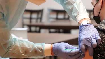 EXCLUSIV // Îngrijorări privind legătura între campania de vaccinare și noua variantă de COVID-19, mai contagioasă. Expert: Suntem pe tărâmul speculațiilor. Virusurile suferă mutații atunci când apar obstacole în calea lor