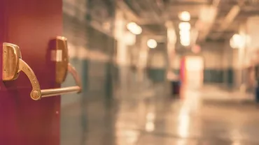 Un pacient cu arsuri grave așteaptă de 6 zile transferul în Belgia la tratament. Soția sa: „E strigător la cer că, după ce o viață a cotizat la sistemul de sănătate, ajungem să ne milogim”