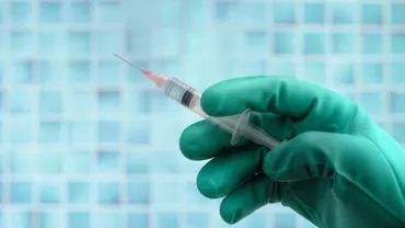 Sanofi va ajuta la producerea vaccinului anti-COVID dezvoltat de Pfizer și BioNTech. Compania franceză ar urma să ambaleze 100 de milioane de doze