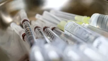 CNCAV: 29.769 de persoane, vaccinate anti-COVID-19 în ultima zi. 16.852 au primit rapelul. S-au înregistrat 66 de reacţii adverse comune și minore