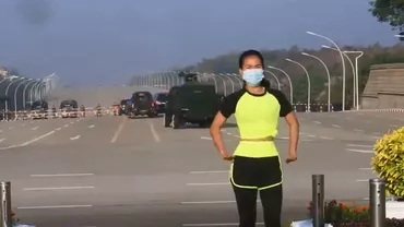 Imagini virale din Myanmar. O profesoară de aerobic își făcea numărul în aer liber, chiar în timpul loviturii de stat (VIDEO)