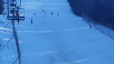 Încă un urs a apărut miercuri pe o pârtie din Predeal, printre schiori. Gabriel Biriș, martor la scenă: Doar o chestiune de timp până la o nouă tragedie /  Salvamont, pentru B1.RO: De anul trecut urșii sunt tot mai prezenți lângă pârtii