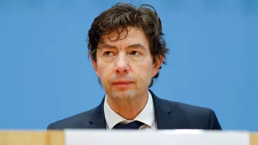 Virologul german Christian Drosten nu susține redeschiderea școlilor și avertizează că se poate ajunge la un al treilea val al epidemie după Paște