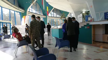 Colonelul Valeriu Gheorghiță, secretarul de stat Andrei Baciu și prefectul Capitalei, Traian Berbeceanu, în vizită la centrul de vaccinare de la Circul Metropolitan (FOTO)