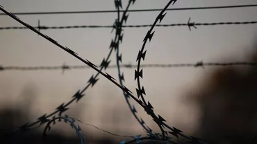 O femeie din Iran a fost spânzurată, deși tocmai murise în urma unui infarct, pentru ca mama victimei să se simtă răzbunată