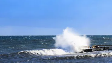 UPDATE// Nava care s-a scufundat în Marea Neagră opera sub pavilion de insulele Comore, cu echipaj ucrainean. Doi marinari și-au pierdut viața, iar un al treilea este dat dispărut (VIDEO)