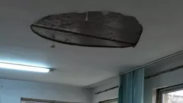Tavan prăbușit într-o secție de poliție din Botoșani. Un polițist se afla în încăpere, dar nu a fost rănit