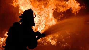 Explozie urmată de incendiu la o rafinărie din Indonezia: Peste 20 de răniți și aproximativ 1.000 de locuitori au fost evacuați de la fața locului