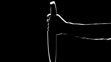 Un bărbat din Iași și-a ucis mama cu un cuțit și a sunat la un post TV să anunțe crima