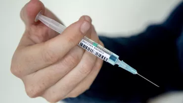 INSP: 18.630 de persoane s-au infectat cu COVID-19 între 27 decembrie şi 11 aprilie după prima doză de vaccin