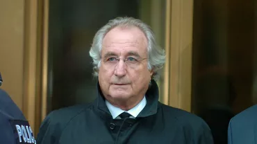 Bernie Madoff a murit într-o închisoare federală. Folosind schema Ponzi, el a orchestrat cea mai mare fraudă financiară din istorie și a fost condamnat la 150 de ani de închisoare