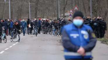 Mii de oameni au protestat în Germania față de construirea de noi autostrăzi