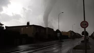 Dezastru în Cehia. Tornadă devastatoare, cu sute de victime: Imagini apocaliptice din timpul fenomenelor meteo extreme (VIDEO)