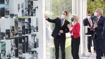 Premierul luxemburghez, testat pozitiv la COVID-19. Xavier Bettel a participat la summitul european de la Bruxelles, alături de Klaus Iohannis