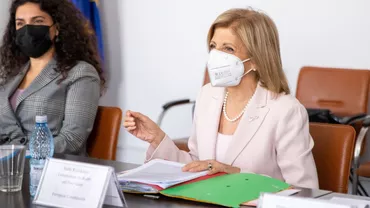 Comisarul european pentru sănătate, mesaj important pentru români. Ce spune Stella Kyriakides despre vaccinul anti-COVID 