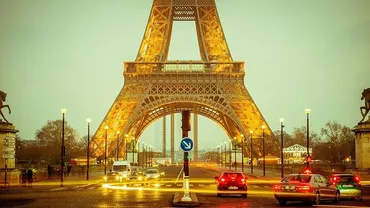 Turnul Eiffel a fost redeschis vineri, după opt luni de la închiderea sa din cauza pandemiei de Covid-19