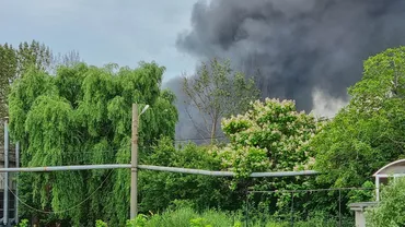 Explozie puternică la Constanța, la o fabrică de BCA. Incendiul se manifestă la o hală pe o suprafață de 500 mp