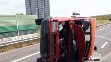 Timiș: Accident rutier pe A1. Un microbuz cu 9 cetățeni străini s-a răsturnat