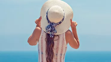 Trucul simplu pe care îl poți pune în practică atunci când ți se cojește pielea de la soare. Oricine are acest produs în casă