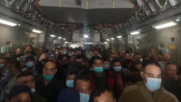 A început în forță evacuarea civililor aflați pe aeroportul militar din Kabul. Mulți dintre românii din Afganistan au reușit să zboare spre destinații sigure din Orientul Mijlociu în urma negocierilor MAE cu aliații