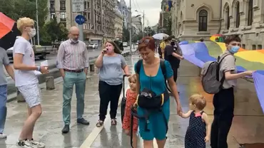 Lovitură pentru activiștii LGBT+. Primăria nu a permis demonstrațiile în Piața Victoriei. Puștii ONG-iști au făcut scandal sub geamul lui Nicușor Dan (VIDEO)