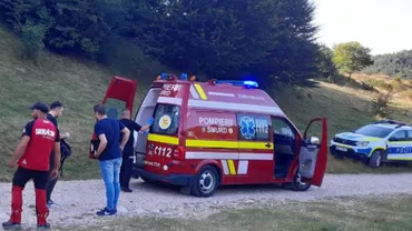 Grav accident pe tiroliana de la 7 Scări. Un turist nerăbdător, care a ignorat instrucțiunile, a rupt coastele celui care se lansase pe traseu înaintea lui