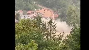 Inundații severe pe coasta Mării Negre: Cel puțin 27 de morți în Turcia din cauza viiturilor și a alunecărilor de teren