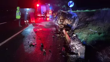 Grav accident la Iaşi. Un bărbat a ars de viu în maşină, iar pasagerul a fost proiectat prin parbriz