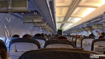 Un avion Blue Air s-a depresurizat înainte de aterizarea la București. Nimeni nu a fost rănit (VIDEO)