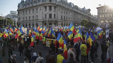 Mobilizare în tabără antivacciniștilor împotriva certificatului verde: Au publicat pe Facebook toate numerele de telefon ale senatorilor: Cereţi-le să nu voteze legea