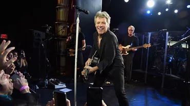 Bon Jovi și Bryan Adams, vaccinați anti-COVID, și-au anulat concertele, după ce au fost depistați cu SARS-COV-2