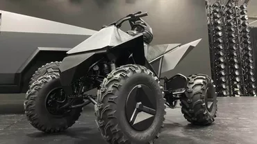 Cyberquad-ul celor de la Tesla este acum marcă înregistrată... de haine