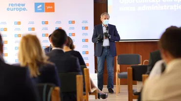 Dacian Cioloș, atac la adresa PNL: „O minoritate vocală a luat captivă o societate întreagă. Să nu poți construi spitale și să nu te gândești la pandemie nu mai poate fi scuzabil
