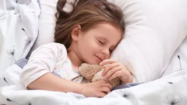 Secretul unui somn liniștit pentru micuțul tău: pijamalele groase sau subțiri?