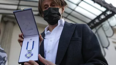 Marius Manole a returnat la Cotroceni medalia primită: Klaus Iohannis pentru mine e un trădător (VIDEO, GALERIE FOTO)