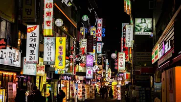 Coreea de Sud se confruntă cu un nou val de îmbolnăviri COVID, după ce a decis să ridice restricțiile datorită ratei mare de vaccinare