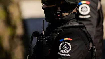 Un bărbat din Arad a ameninţat angajaţii de la Evidenţa Persoanelor că le va da foc şi va pune o bombă. A intervenit o echipă pirotehnică a SRI