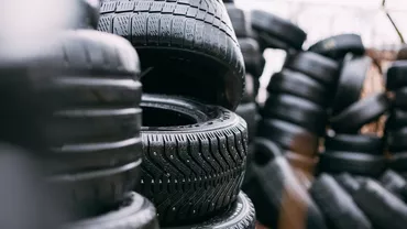 La ce trebuie să fim atenți când alegem anvelopele de iarnă, ca să scăpăm de amenzi