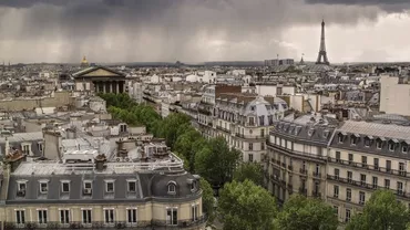 Record de cazuri COVID în Franța: Peste 200.000 de infectări înregistrate într-o singură zi