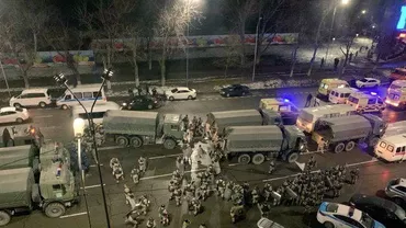 Protestatarii din Kazahstan au incendiat clădirile administrative după ce Cabinetul a demisionat (VIDEO)