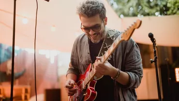Ce i-a transmis Adi Despot, lui Babasha, huiduit la concertul Coldplay: Te invidiez că nu am fost eu în locul tău, să mă scald în oceanul ăla de ipocrizie