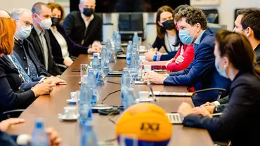 Nicușor Dan: Bucureștiul continuă să fie pe harta competițiilor sportive internaționale, pregătindu-se de găzduirea celei mai importante competiții din lume pentru baschetbaliștii sub 23 de ani (GALERIE FOTO)