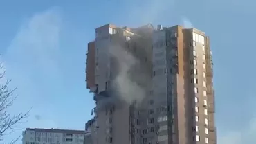 Momentul în care o rachetă balistică distruge un bloc de locuințe din Kiev (VIDEO)