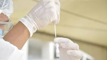 Numărul de pacienți internați cu Covid-19 a început să crească: „Omicron ucide de două ori mai mulţi oameni în România decât în ţările cu rată mare de vaccinare”