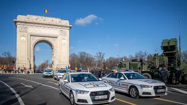 Polițiștii protestează în fața guvernului