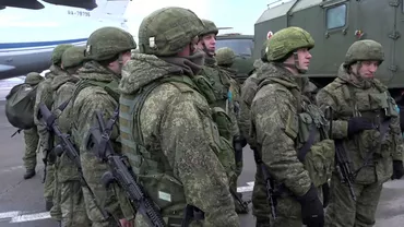 Cum se ”antrenează” tinerii soldați pe care Rusia vrea să-i trimită în Ucraina: Rupți de beți, terorizează localnicii din apropierea bazei militare